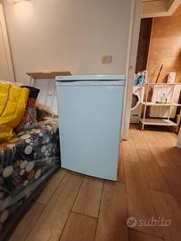 Frigo piccolo funzionante 
