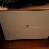 Comodini e settimanale