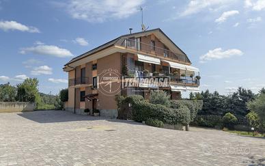 SPLENDIDO TRILOCALE MANSARDATO, STRADA DELLE VIGNE