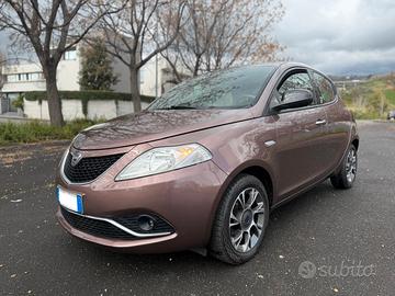 Lancia Ypsilon 1.2 69 CV 5 porte Gold