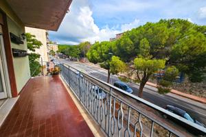 Viale Regina Margherita, luminoso pentavani