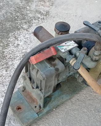 Pompa erogatrice a cardano