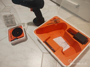 Trapano avvitatore Ikea Fixa con sega a tazza.