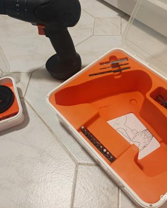 Trapano avvitatore Ikea Fixa con sega a tazza.