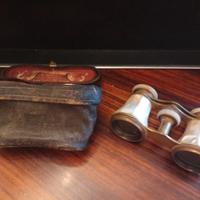 Elegante binocolo da teatro di fine '800