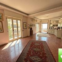 Ampio e Luminoso Appartamento Centro Via Cappuccin