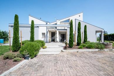 VILLA SINGOLA A GONZAGA