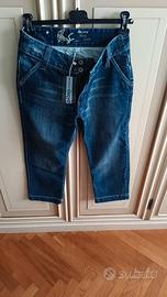Jeans donna pinocchietto Oltre Taglia 42