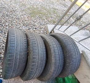 Pneumatici auto usati 
