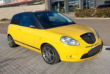 Lancia Y Momo Design