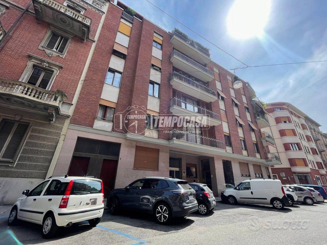 AMPIO APPARTAMENTO DI RAPPRESENTANZA IN CONTESTO E - Vista 2