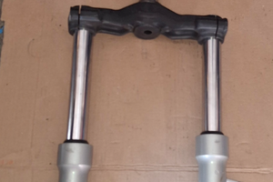 Piantone sterzo e forcelle scooter Aprilia sr 50