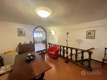 4 LOCALI A VIAREGGIO