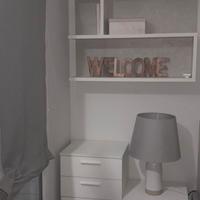 Mobile con cassetti e mensole