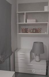 Mobile con cassetti e mensole