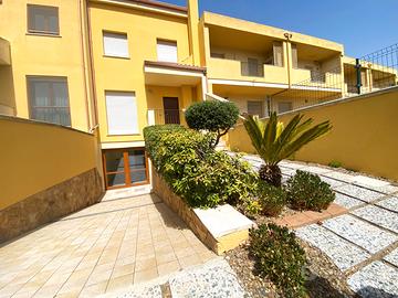 Villa multi livelli con ampio giardino