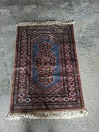 Coppia di tappeti piccoli e medie dimensioni