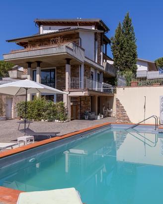 Casa con Piscina privata Poggibonsi