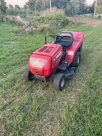 Trattorino tagliaerba MTD