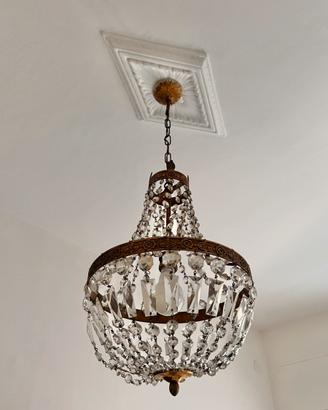 Lampadario a sospensione imperiale.