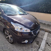 Peugeot 208 Allure 1.6 con tettuccio panoramico