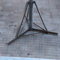 Porta-antenna e/o parabola