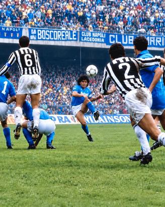 fotografia Maradona Napoli Juventus 3 novembre 85