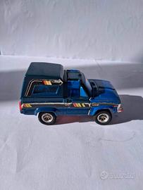 TRANSFORMERS TRAILBREAKER TOYOTA 82 HI-LUX TAKARA