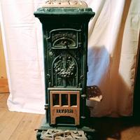 Antica stufa in ghisa smaltata 