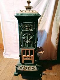 Antica stufa in ghisa smaltata 