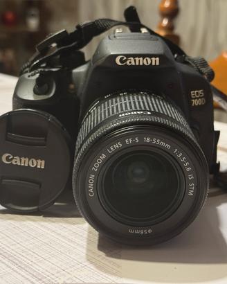 Canon EOS 700D + obbiettivo 18-55mm