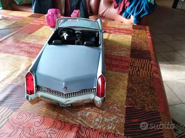 macchina chevrolet e 2 macchine foto Barbie origin