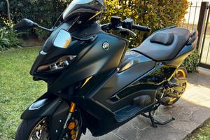 Yamaha T-Max 560 Tech Akrapovic