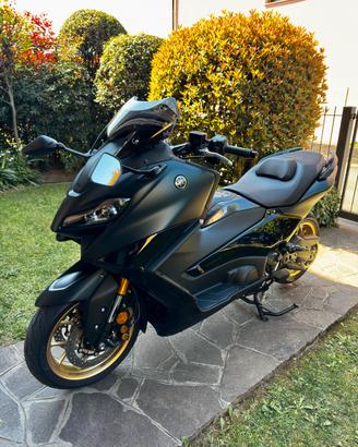 Yamaha T-Max 560 Tech Akrapovic