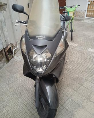 Honda Silver Wing 400