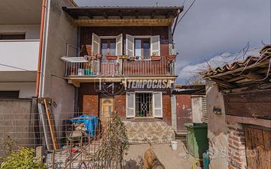 SOLUZIONE INDIPENDENTE CON AMPI SPAZI ESTERNI