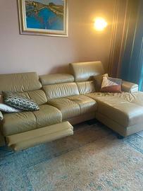 Divano in pelle con relax elettrico