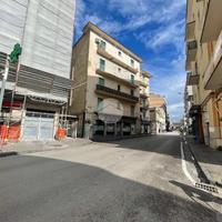 2 LOCALI A CASTELLAMMARE DI STABIA