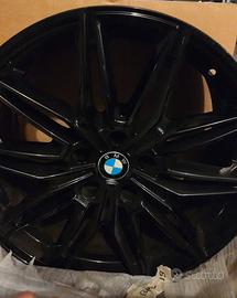 Cerchi neri 19’’ tipo BMW M4