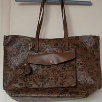 borsa parfois nera e marrone