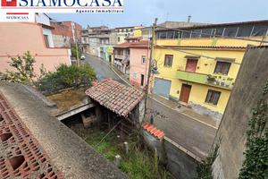 Casa in costruzione con box e giardino