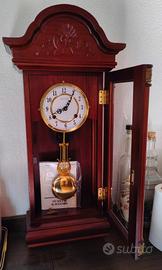 Orologio a pendolo da parete