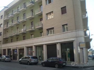 Tilocale arredato zona centro