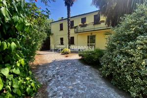 CASA INDIPENDENTE CON GIARDINO E GARAGE DOPPIO