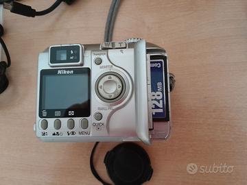 macchina fotografica Nikon coolpix 4300