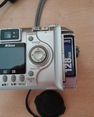 macchina fotografica Nikon coolpix 4300
