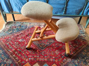 sedia ergonomica in legno tipo cinius