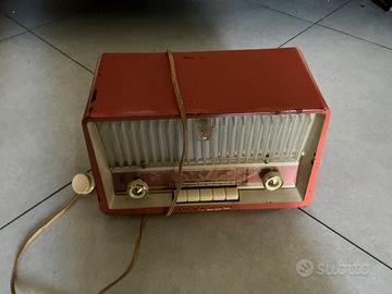 Radio a valvole  Philips perfettamente funzionate.