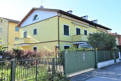 Appartamento a marina di massa via esperanto 2a