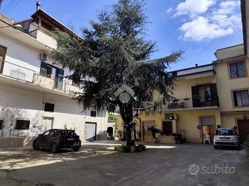 CASA SEMINDIPENDENTE A SANTA MARIA A VICO